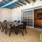 Cabrita, Superb Location, Large Villa, Walk To Restaurants, Supermarkets ヴィラ ギーア