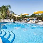 Cabrita, Superb Location, Large Villa, Walk To Restaurants, Supermarkets