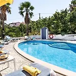 Cabrita, Superb Location, Large Villa, Walk To Restaurants, Supermarkets ヴィラ ギーア