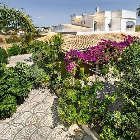 Villa Cabrita, Superb Location, Large Villa, Walk To Restaurants, Supermarkets Guia (Faro)