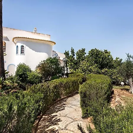 Vila Cabrita, Superb Location, Large Villa, Walk To Restaurants, Supermarkets Guia (Faro)