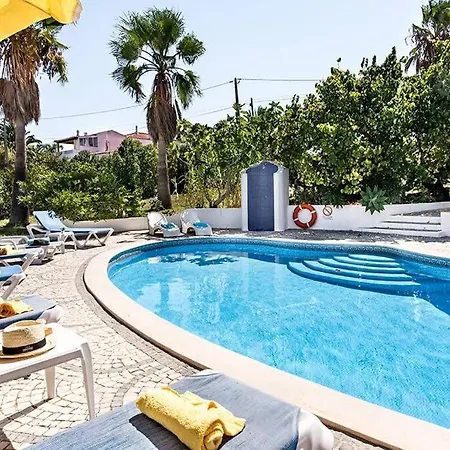 Cabrita, Superb Location, Large Villa, Walk To Restaurants, Supermarkets Villa Guia (Faro)