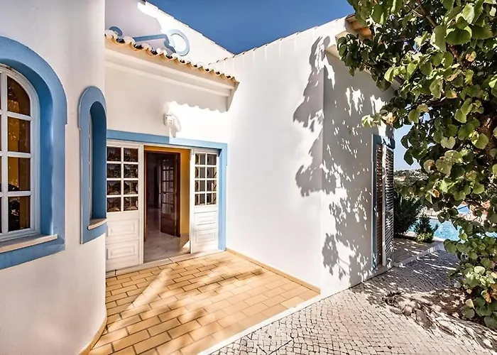 Villa Cabrita, Superb Location, Large Villa, Walk To Restaurants, Supermarkets Guia (Faro)