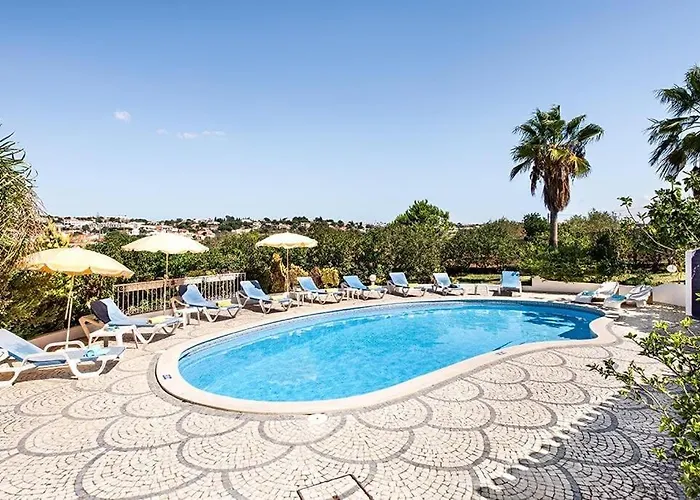 Cabrita, Superb Location, Large Villa, Walk To Restaurants, Supermarkets * Guia (Faro)