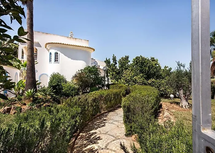Villa Cabrita, Superb Location, Large Villa, Walk To Restaurants, Supermarkets Guia (Faro)