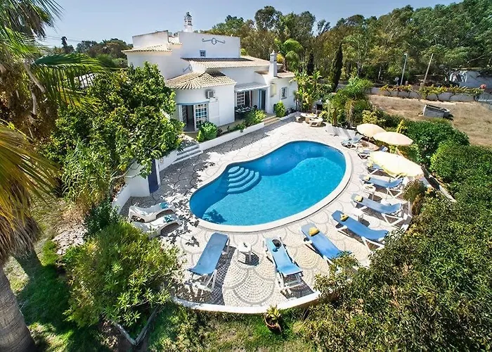 Cabrita, Superb Location, Large Villa, Walk To Restaurants, Supermarkets Villa Guia (Faro)