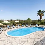 Cabrita, Superb Location, Large Villa, Walk To Restaurants, Supermarkets * Guia (Faro)