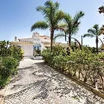 Cabrita, Superb Location, Large Villa, Walk To Restaurants, Supermarkets Guia (Faro)