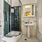 Willa Cabrita, Superb Location, Large Villa, Walk To Restaurants, Supermarkets *