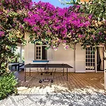 Willa Cabrita, Superb Location, Large Villa, Walk To Restaurants, Supermarkets *
