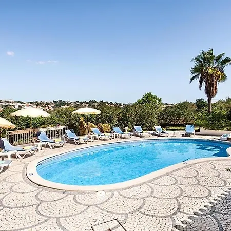 Cabrita, Superb Location, Large Villa, Walk To Restaurants, Supermarkets * Guia (Faro)