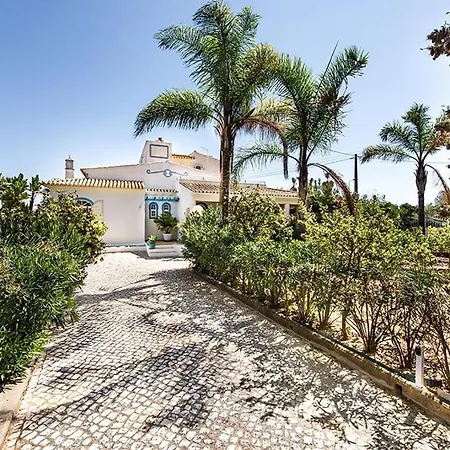 Cabrita, Superb Location, Large Villa, Walk To Restaurants, Supermarkets Guia (Faro)