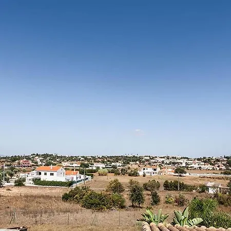 فيلة Cabrita, Superb Location, Large Villa, Walk To Restaurants, Supermarkets