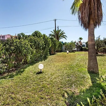 Cabrita, Superb Location, Large Villa, Walk To Restaurants, Supermarkets فيلة