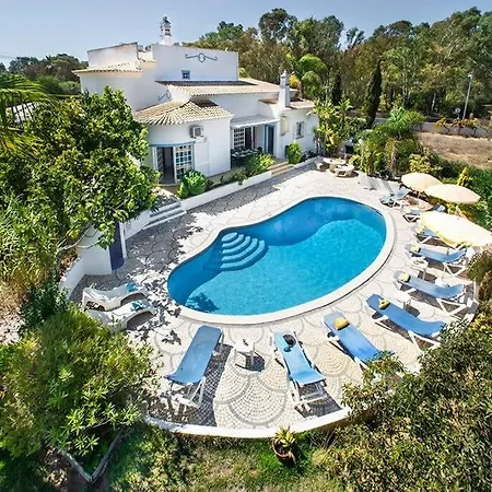 Cabrita, Superb Location, Large Villa, Walk To Restaurants, Supermarkets 别墅 吉亚